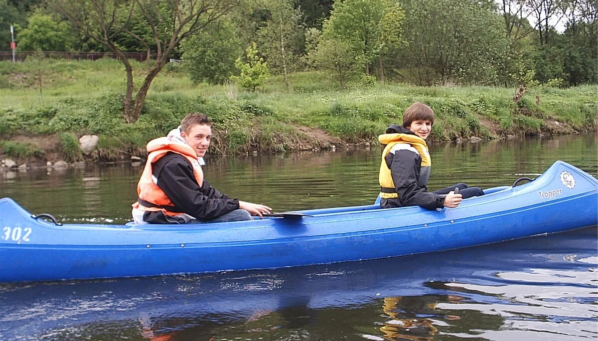 „Wandern“ auf den Wellen des Regenflusses | © Dambeck Michaela