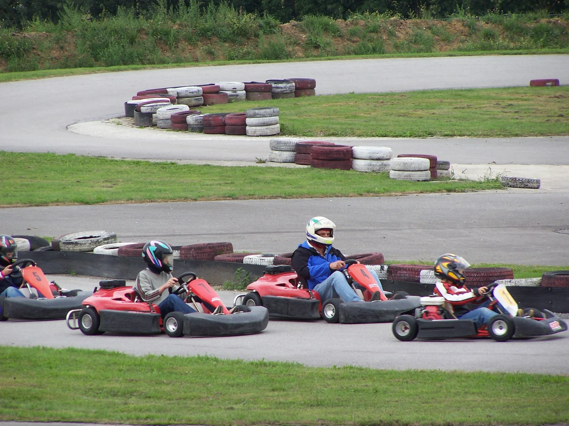 Jugendgruppe auf der Kartbahn | © Dambeck Micheala