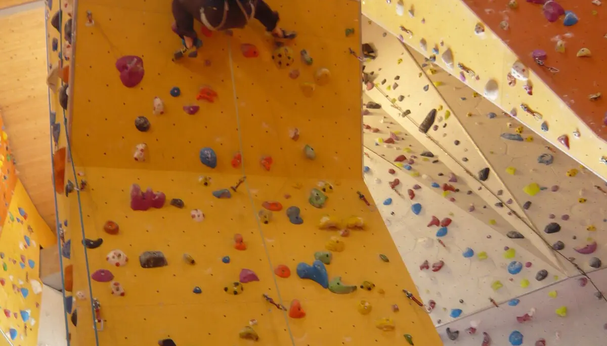 In der Kletterhalle des DAV Regensburg | © Drexler Magarete