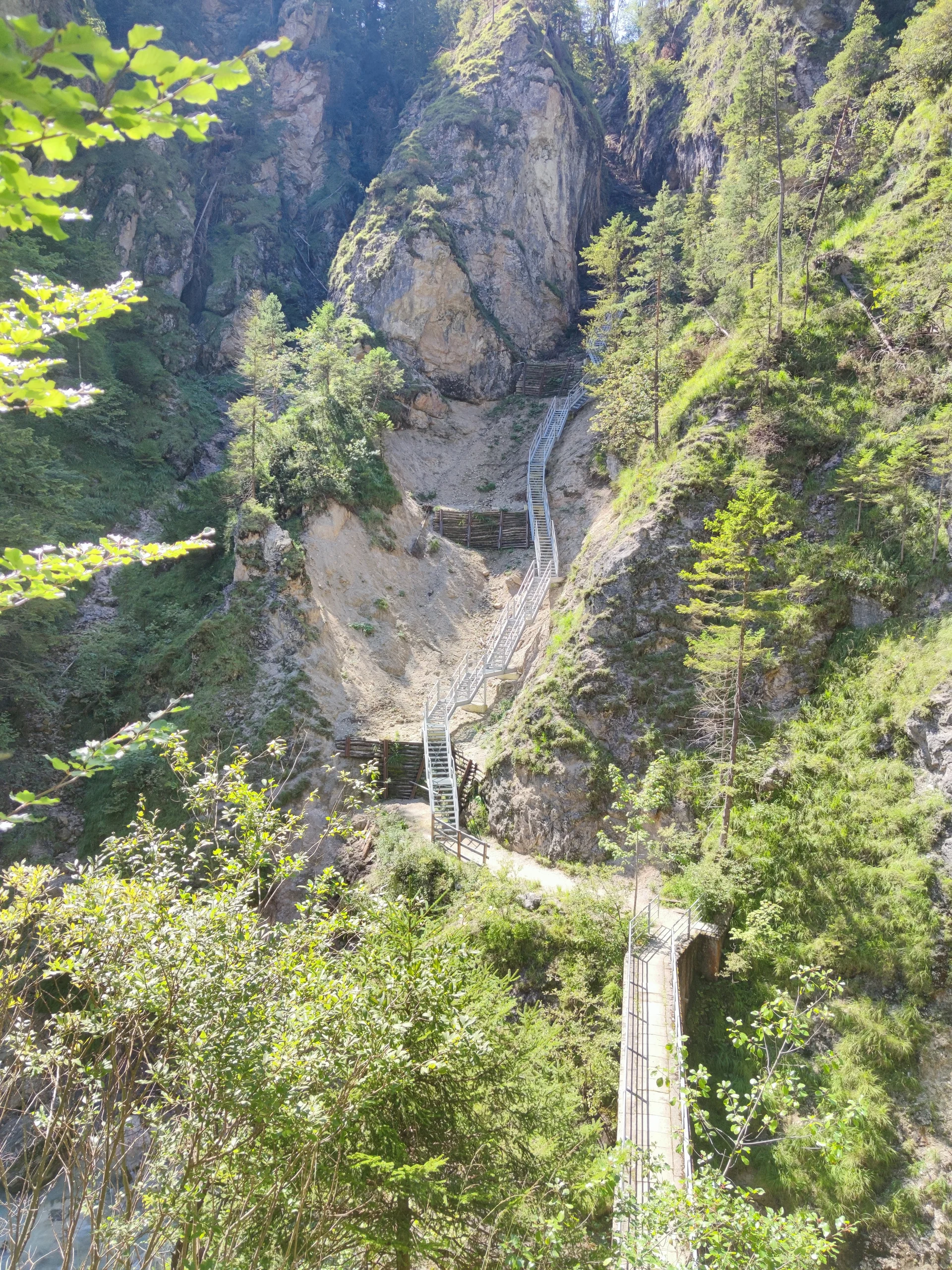 jDAV Dingolfing unterwegs in den Bergen | © Schlappinger Anna