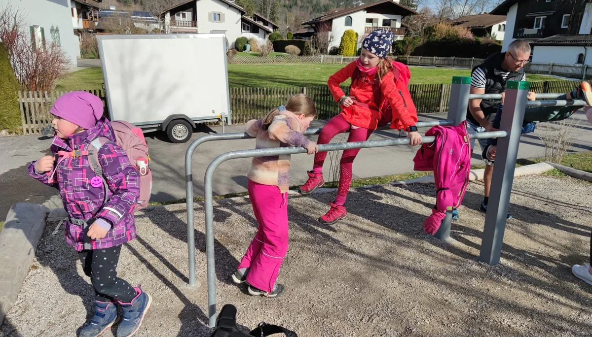 Abstecher und Austoben auf dem Spielplatz | © Anna Schlappinger