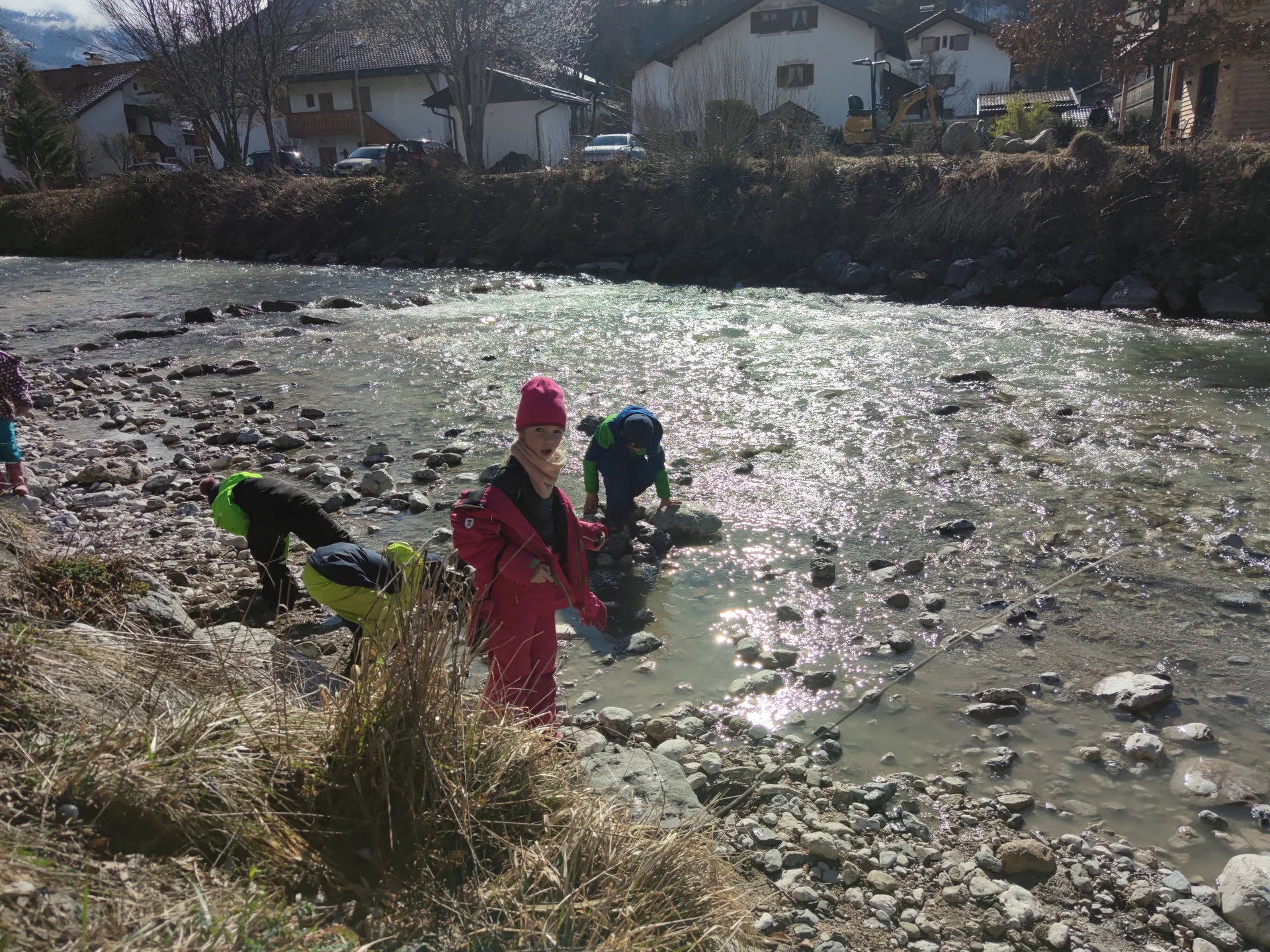 Der Fluss wird erkundigt | © Anna Schlappinger