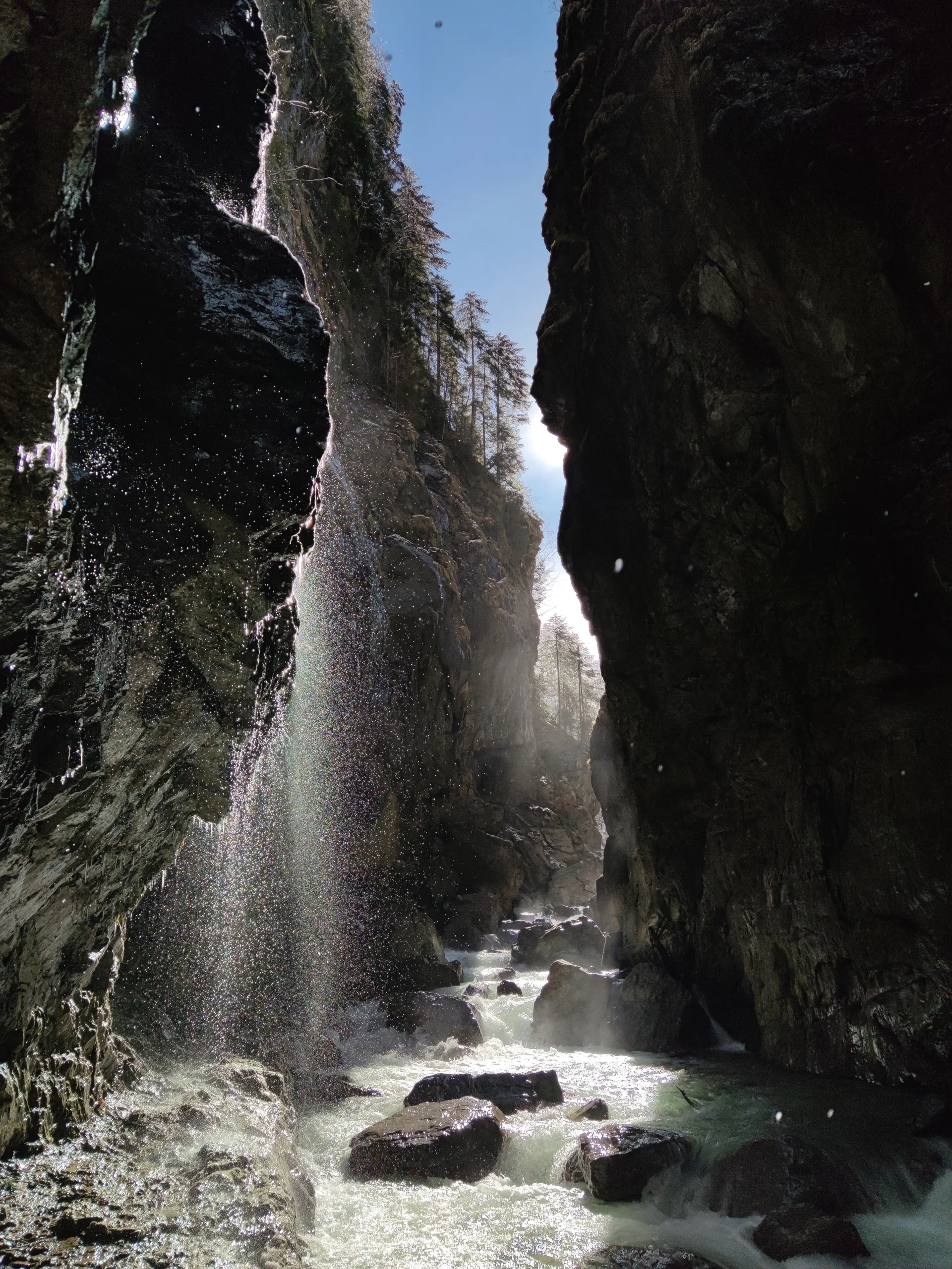 Ausblick durch die Partnachklamm | © Anna Schlappinger