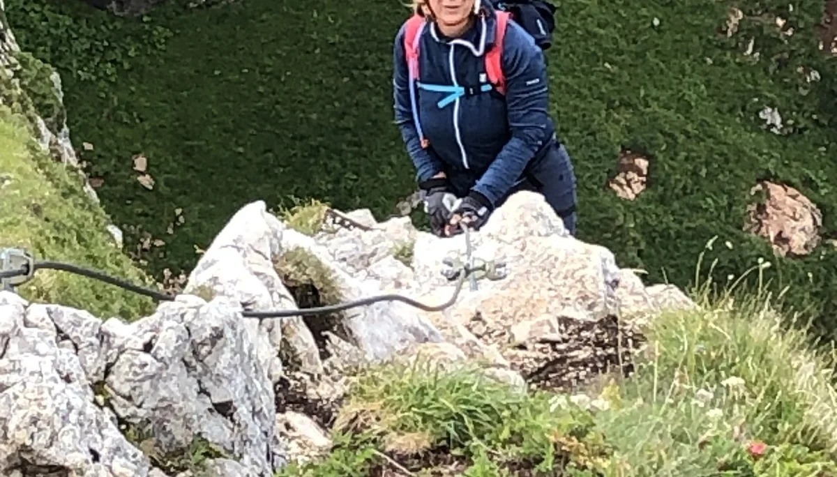 Jugendliche der Alpenvereinssektion Dingolfing absolvieren Klettersteig-Schulung im Rofan-Gebirge | © Kiermeier Christian