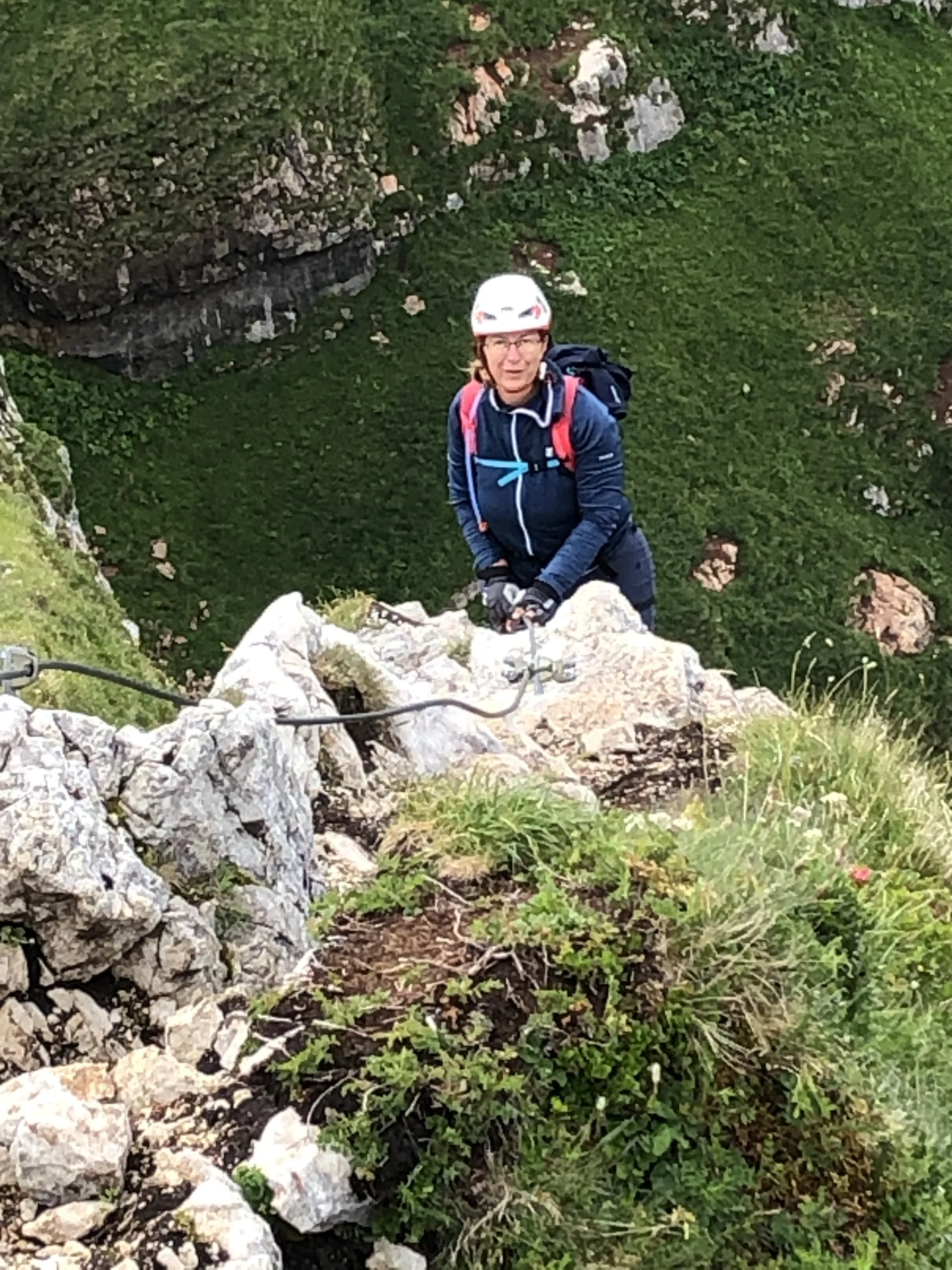 Jugendliche der Alpenvereinssektion Dingolfing absolvieren Klettersteig-Schulung im Rofan-Gebirge | © Kiermeier Christian