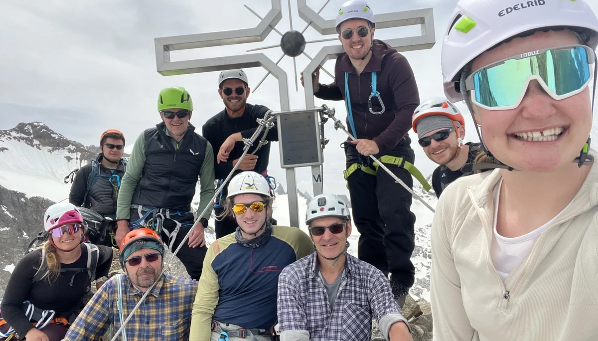 Steigeisen gehen, Anseilen am Gletscher, Innere Sommerwand | © Ernst Konrad