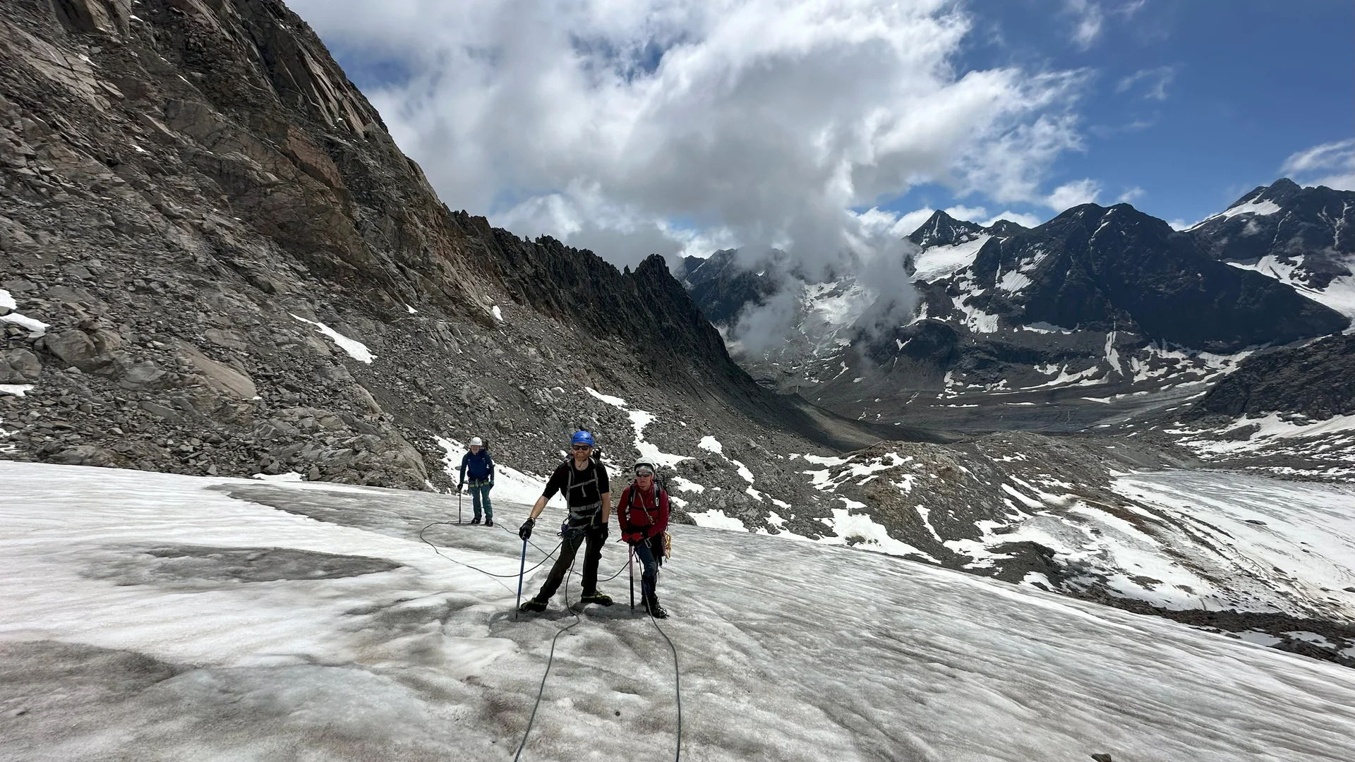 DAV Sektion Dingolfing auf Gletscherkurs im Stubaital | © Ernst Konrad