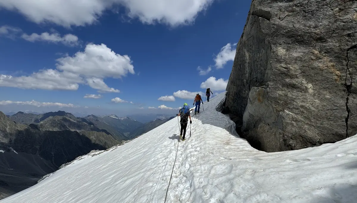 Gletscherkurs des DAV Dingolfing bei Kaiserwetter | © Ernst Konrad