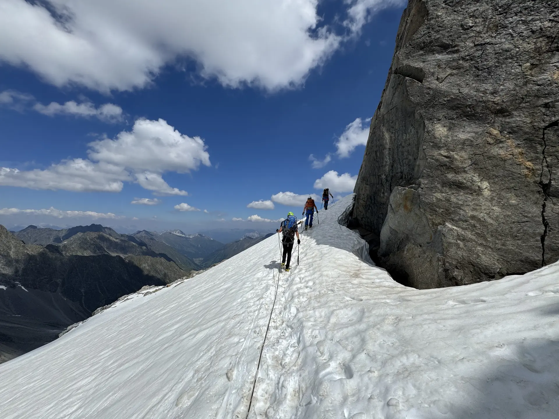Gletscherkurs des DAV Dingolfing bei Kaiserwetter | © Ernst Konrad