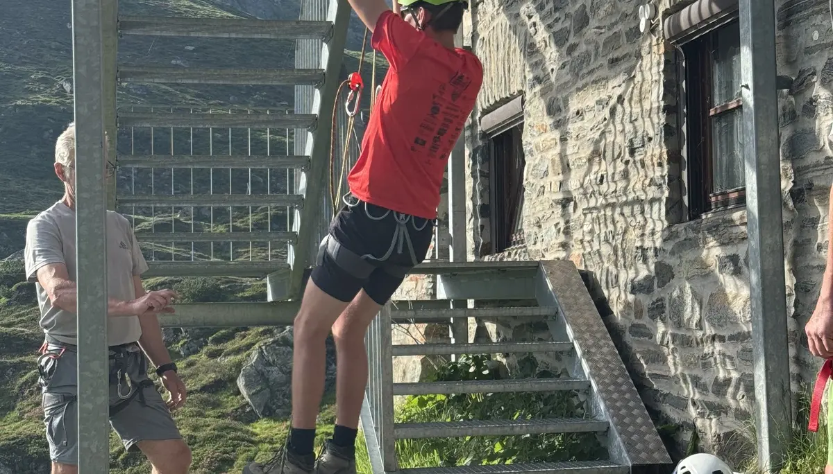 Gletscherkurs des DAV Dingolfing bei Kaiserwetter | © Ernst Konrad