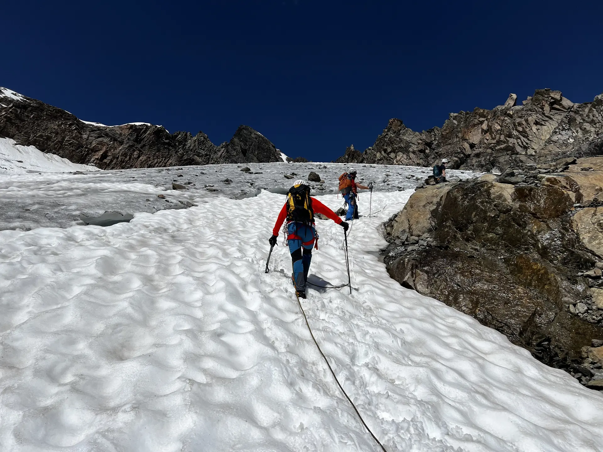 Gletscherkurs des DAV Dingolfing bei Kaiserwetter | © Ernst Konrad