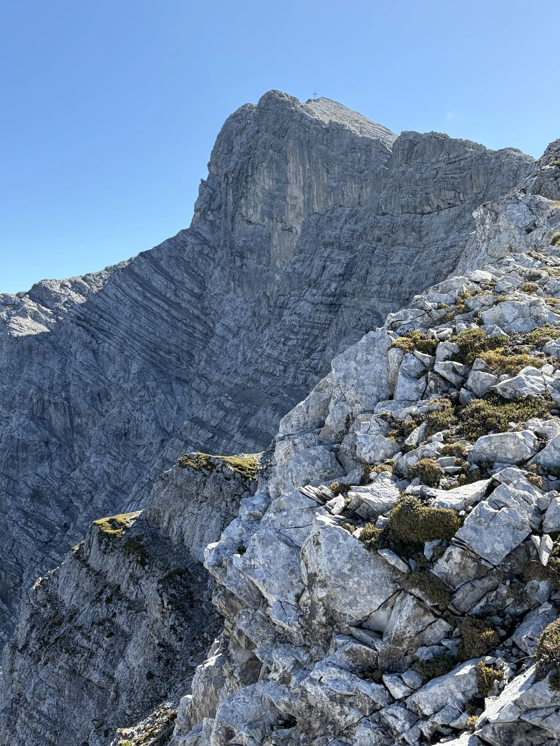 Gipfelglück im Karwendel: DAV Dingolfing bezwingt den Hohen Gleirsch | © Hartinger Manfred
