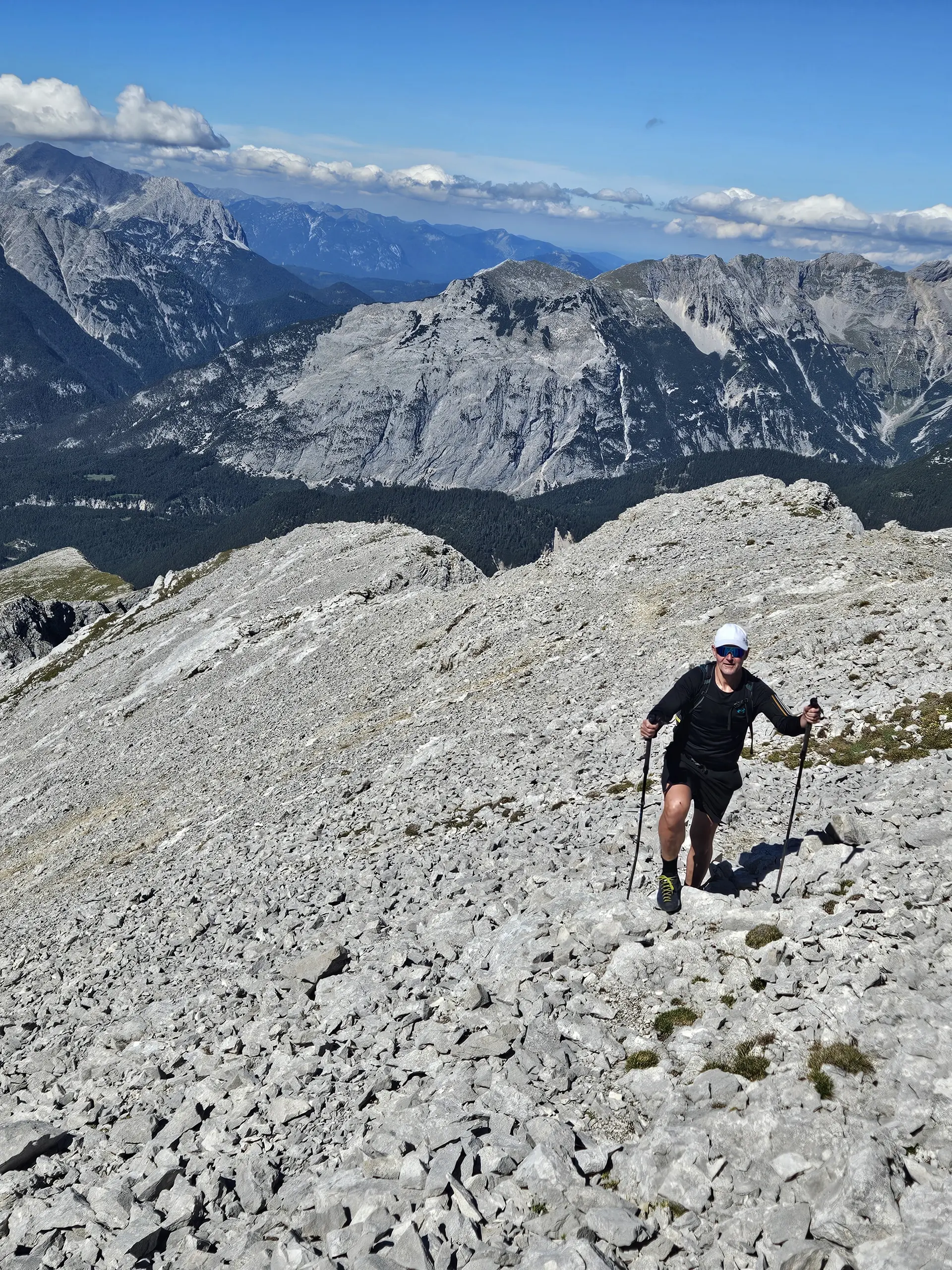 Gipfelglück im Karwendel: DAV Dingolfing bezwingt den Hohen Gleirsch | © Hartinger Manfred