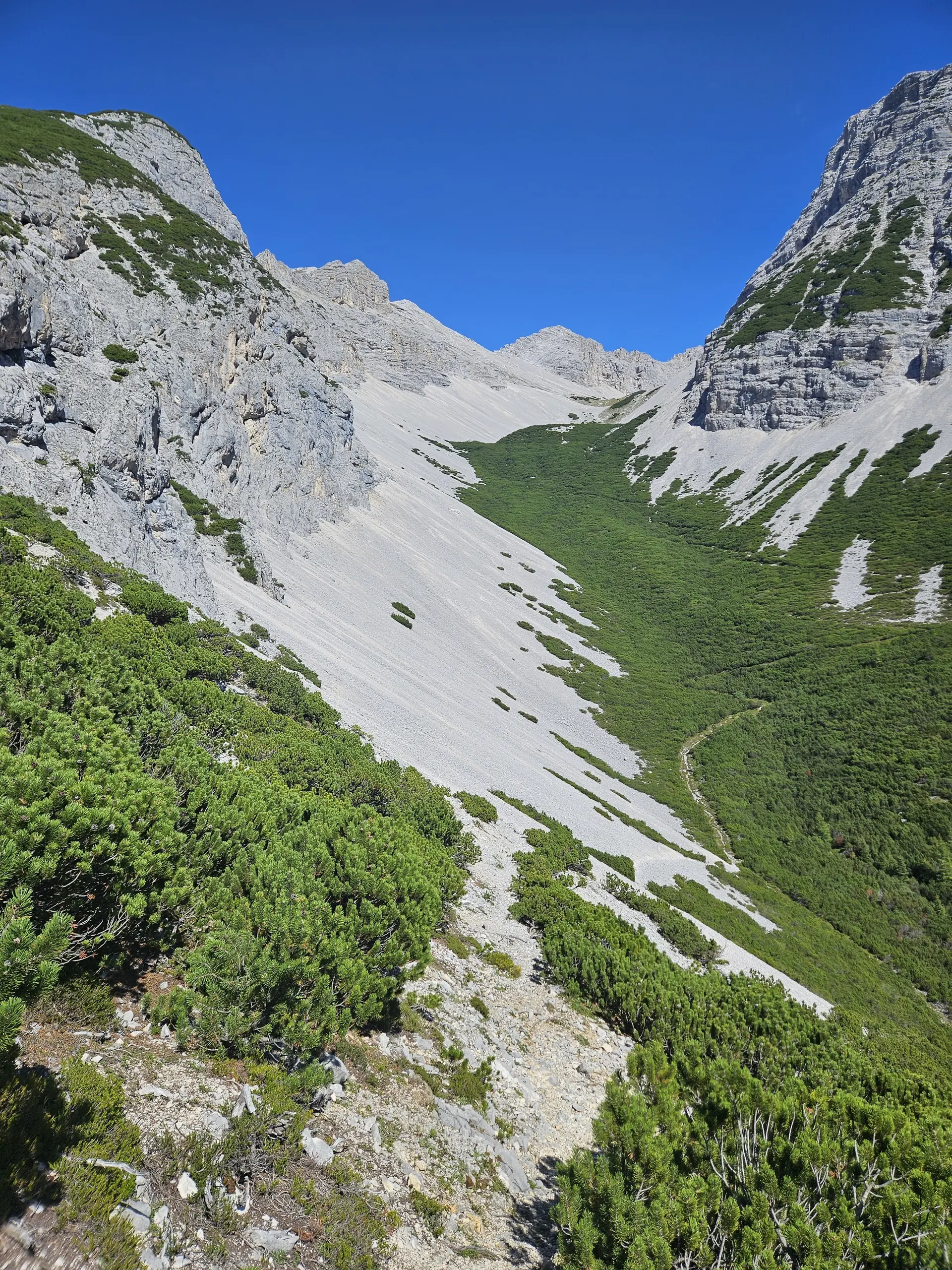 Gipfelglück im Karwendel: DAV Dingolfing bezwingt den Hohen Gleirsch | © Hartinger Manfred