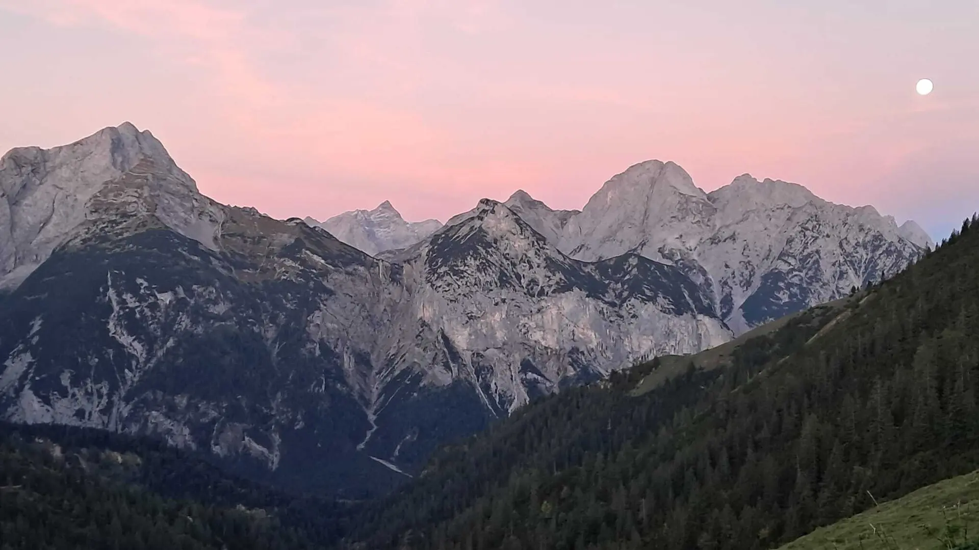 Ladies Day im Karwendel: Gipfelglück, Hüttengenuss und goldener Herbst | © Schneider Susanne