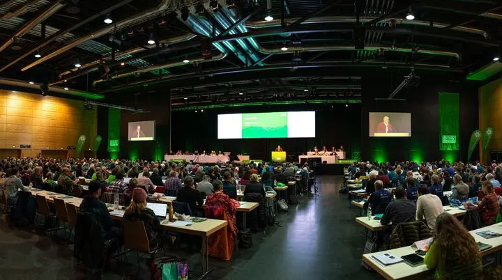 Das Plenum der DAV-Hauptversammlung in Passau | © DAV / Julian Rohn